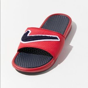 NIKE BENASSI JDI CHENILLE RED SLIDES